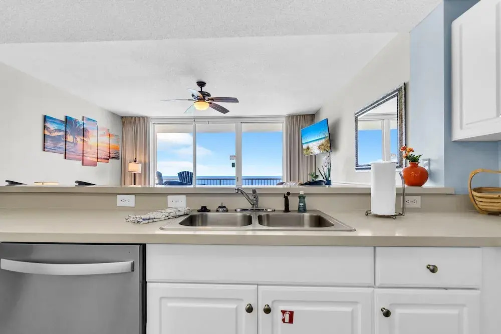 Majestic Beach Towers 1-1213