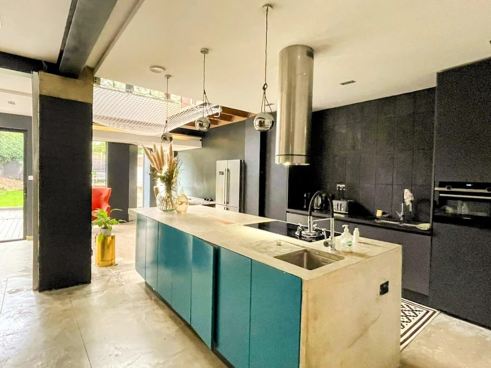 Remarkable 7-bed House in London