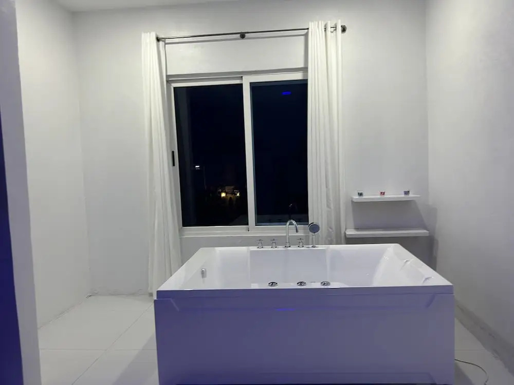 Luxury 5BD Loft in Prime Location