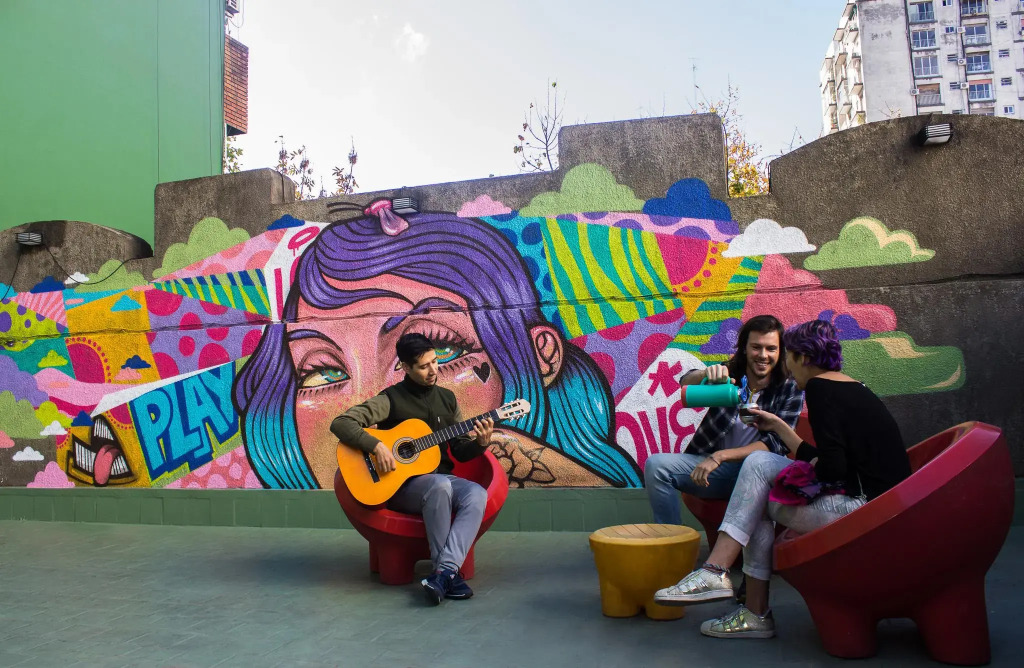 Play Hostel Arcos