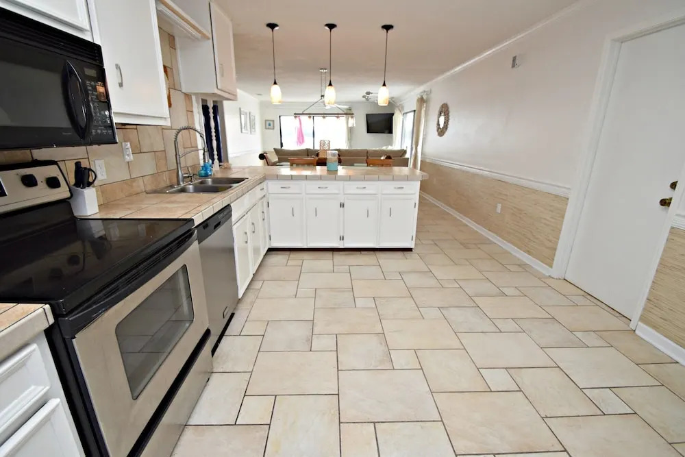 Lagoon Lanai 4 Bedroom Home