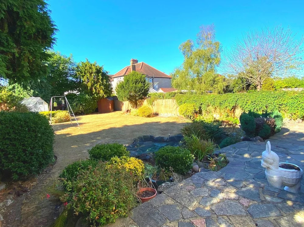 Bright and Spacious 4 Bedroom Home