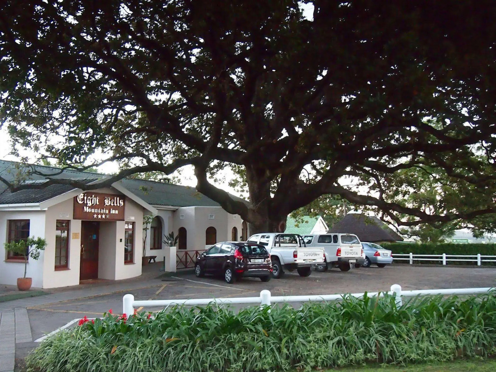 Eight Bells Mountain Inn