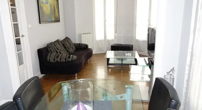 Riviera Rent Apartments - Shakespeare