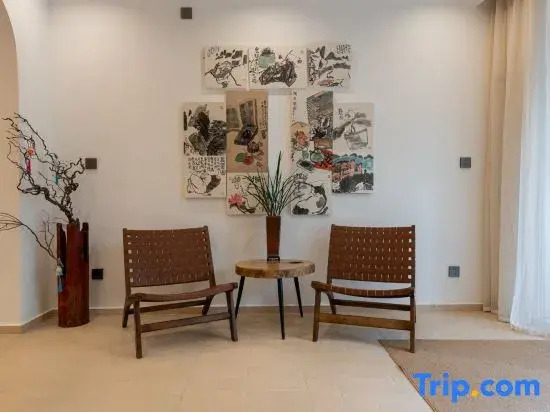 Ruhua Zaiye · Breeze Fengyin Snow Mountain French Art Vacation Boutique Stay (Shuhe Old Town)
