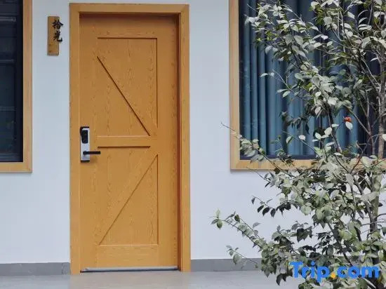 Dujiangyan Chestnut Forest Farmhouse