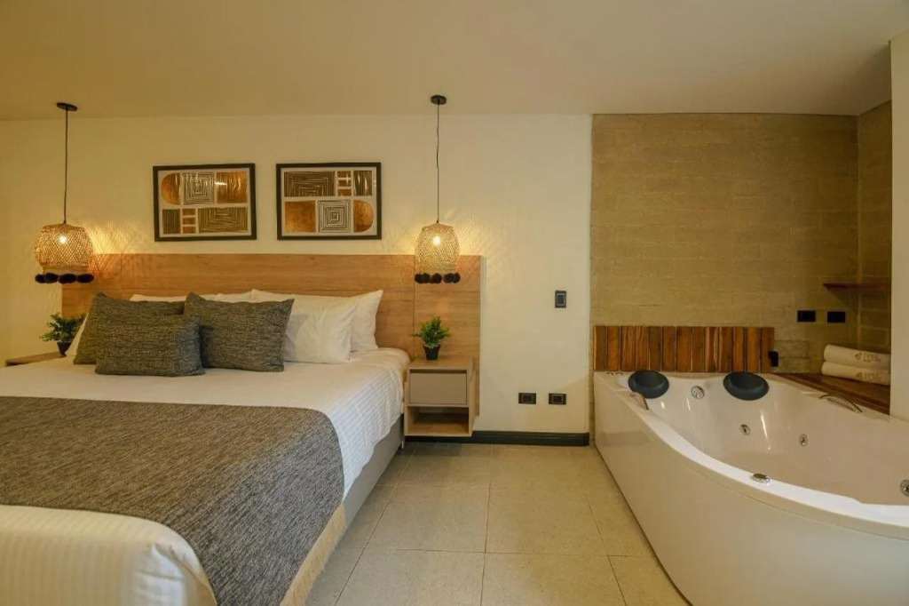 First Class Hotel