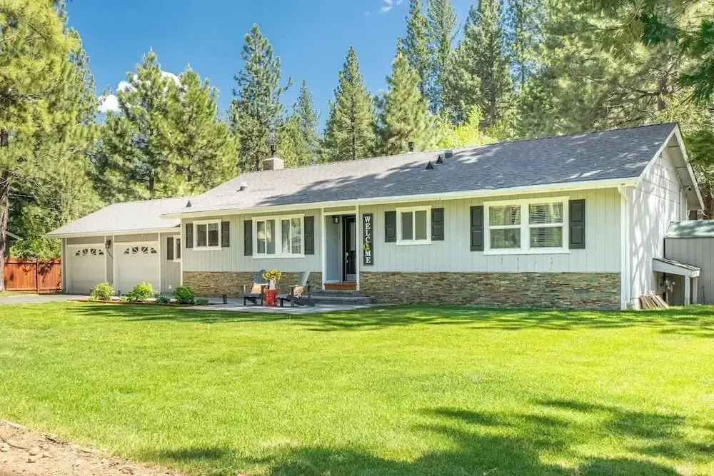 Truckee Mountain Retreat Family Friendly 3BR 2BA