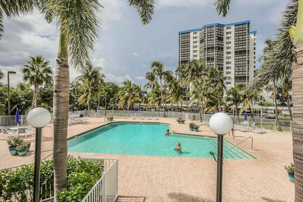 Ocean Harbor 102A