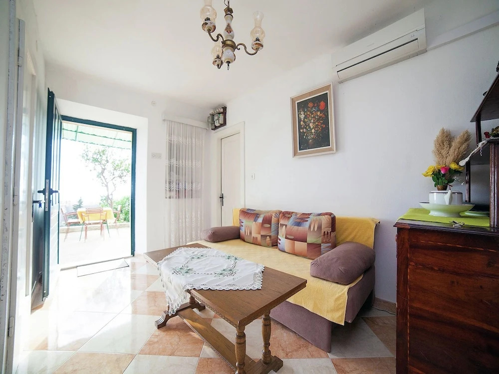 Cosy Apartment Overlooking City Walls and Island Lokrum, Private Terasse, Wi-fi