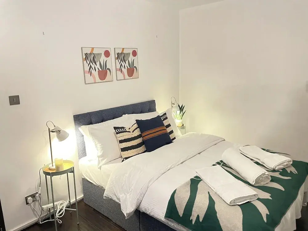 Stepney Green Gated Area with Parking & Garden