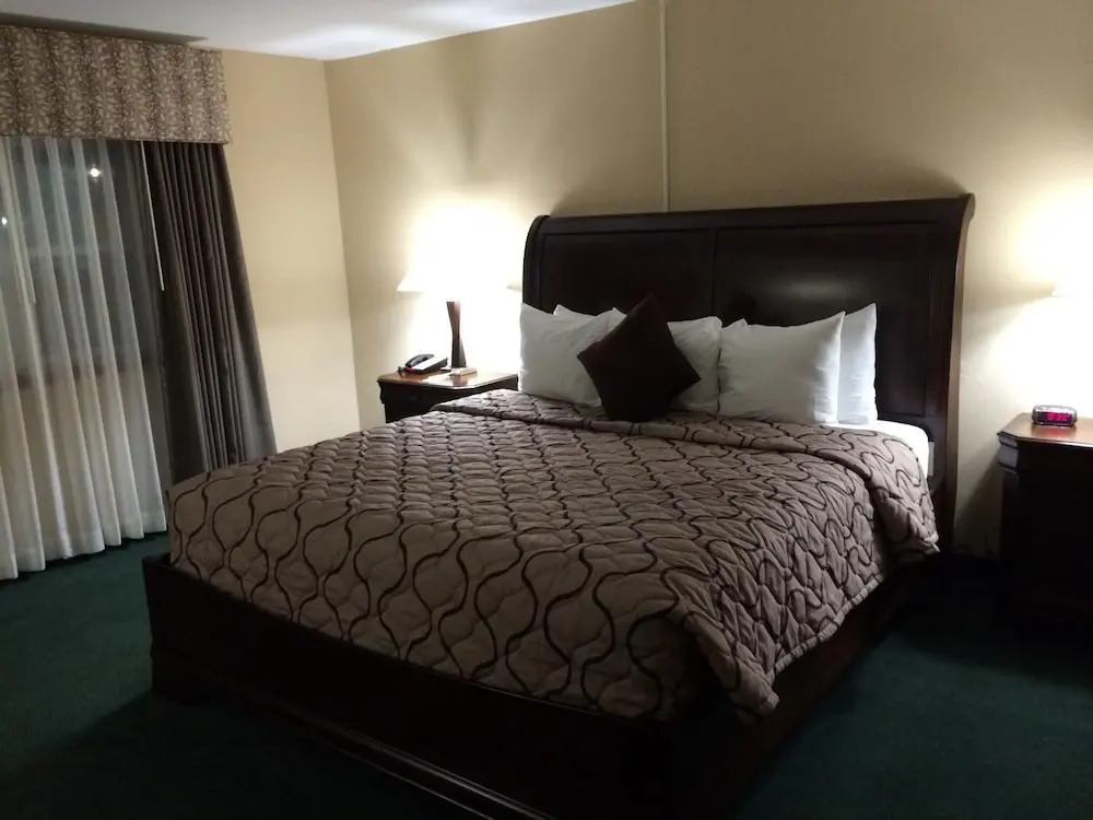 Pacer Inn & Suites Motel