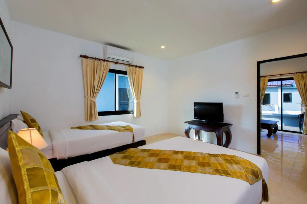 Praewa Villas Naiyang Phuket