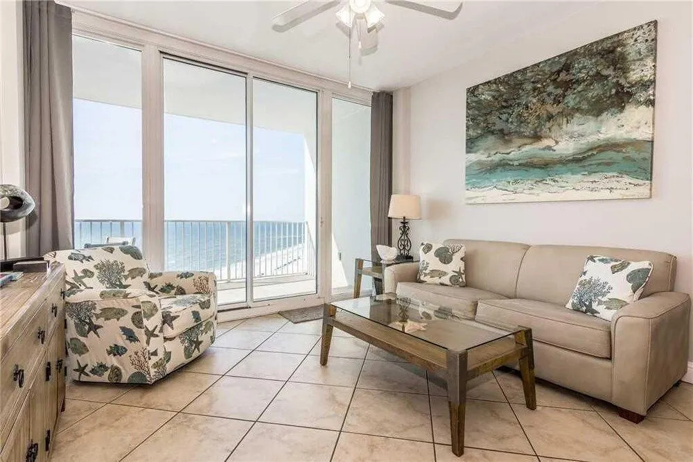 Lighthouse 1202 - 1 Br condo by RedAwning