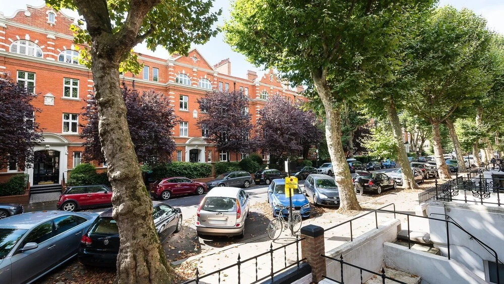 Traditional, Warm 1BR Flat in Maida Vale