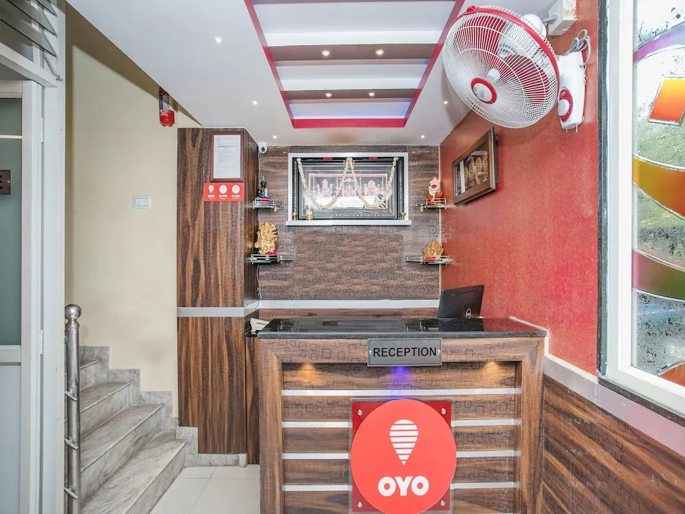 OYO 13594 Mathrushree Residency