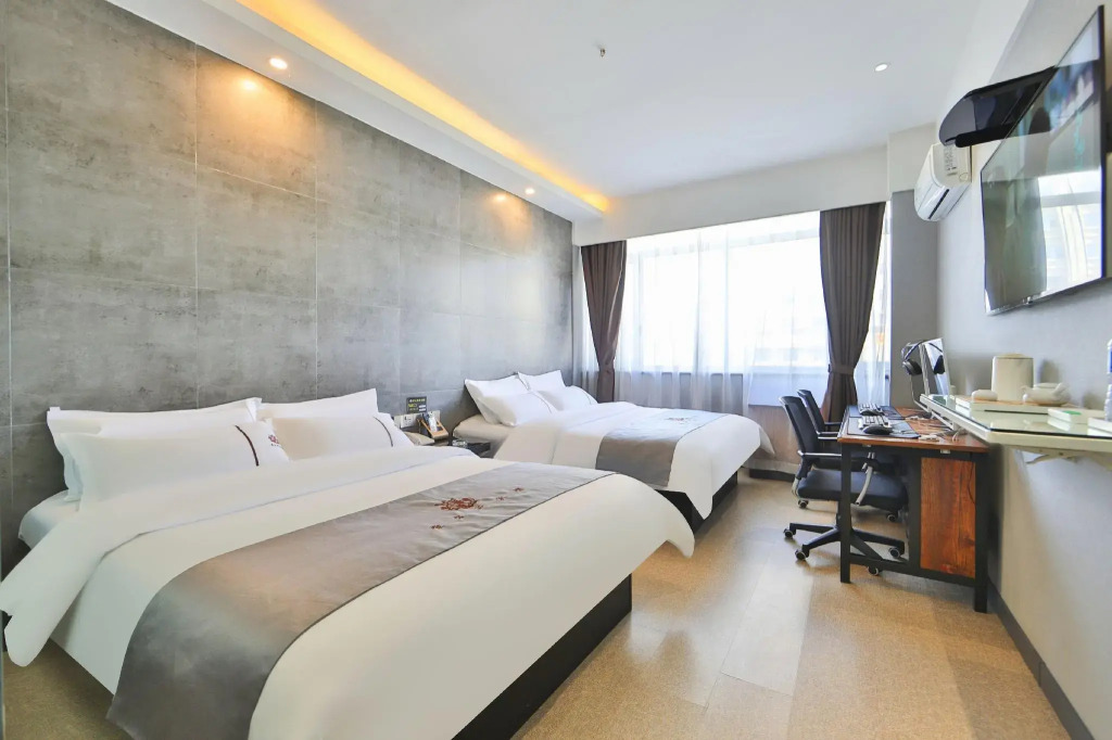 Yanji Charles Hotel