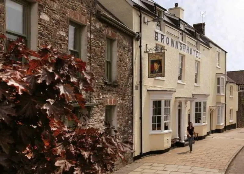 Browns Tavistock