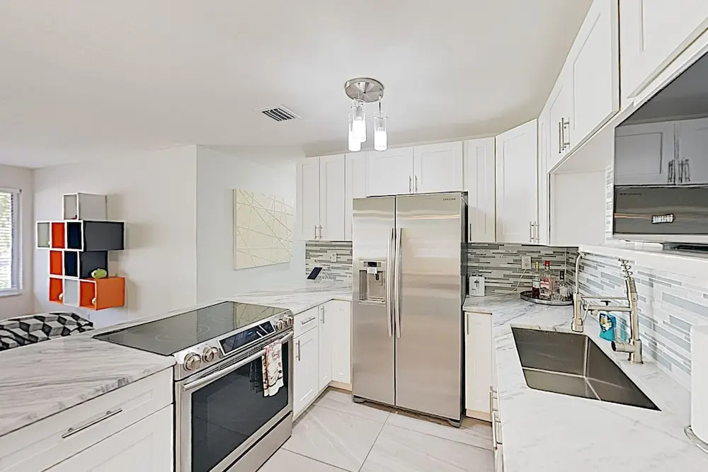 New Listing! Modern Art Haven W/ Pool - Near Beach 3 Bedroom Home