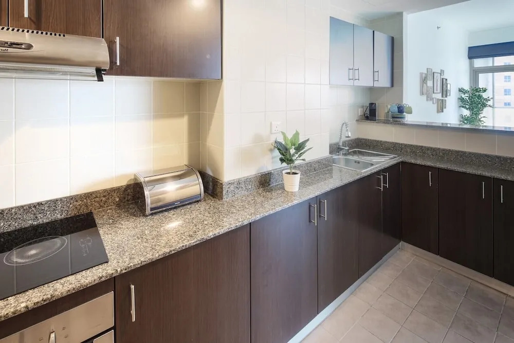 Modern + Light 2BR in Dubai Marina w/ Sea Views!