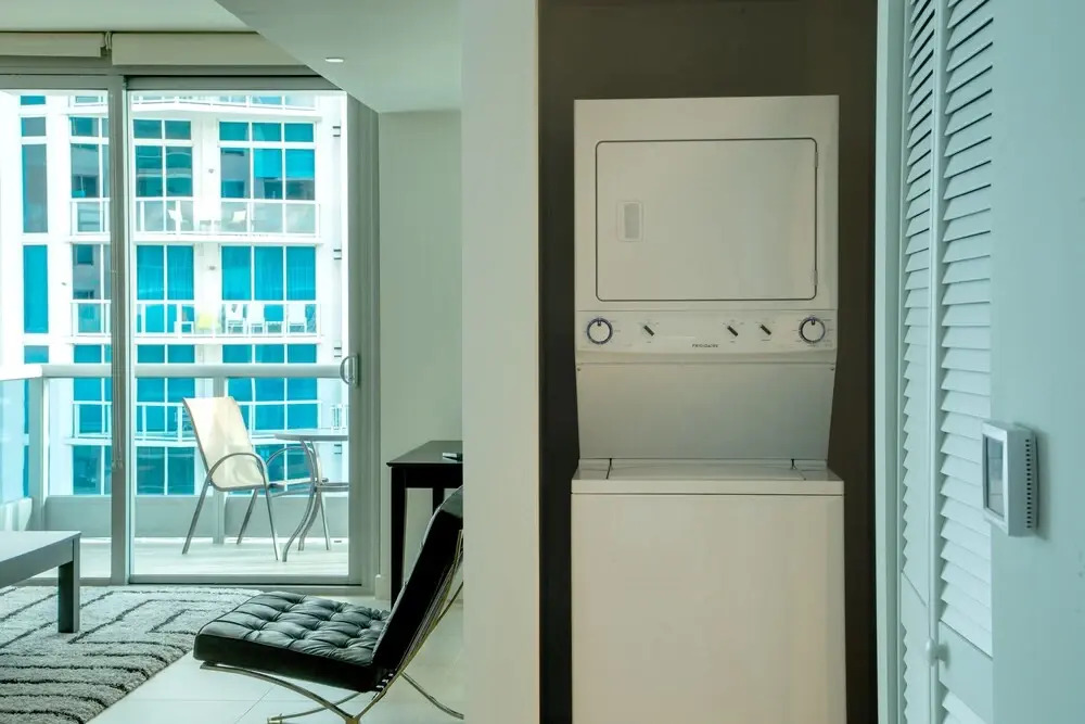 Domio Miami Beach Corner 1 BR Ocean View + Balcony
