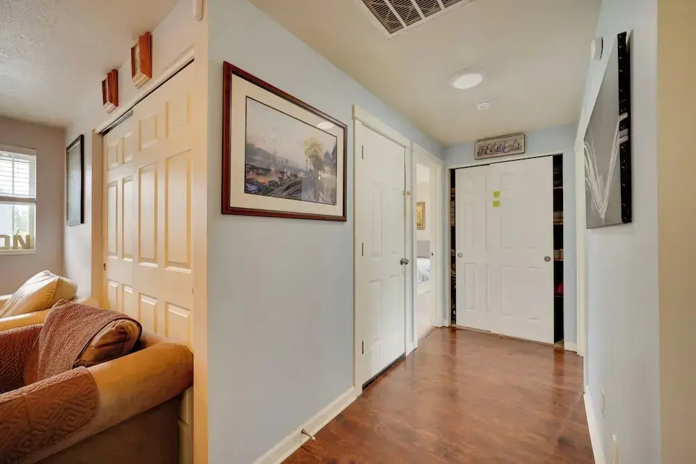 4 Mi to UO! Convenient Springfield Apt w/ Deck
