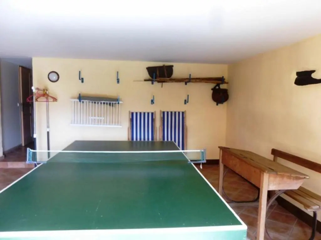 Maison de caractère avec terrasse à 300m de lAllier, idéale pour pêche, détente et activités familiales - FR-1-582-208