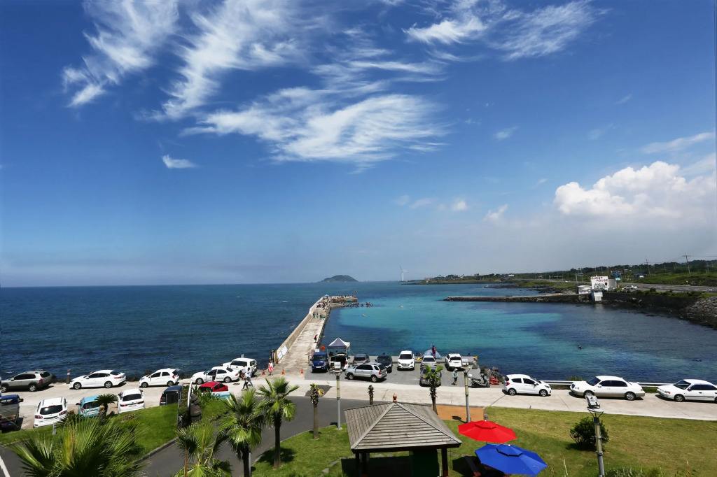 Mega Resort