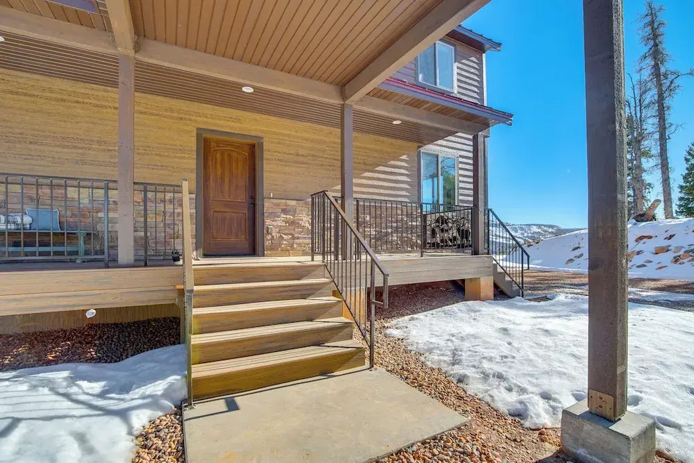 5 Mins to Brian Head Resort: Family Gem w/ Views
