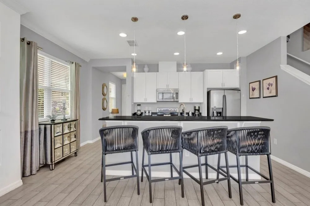 4 Bed Townhome With Private Pool Near Disney! 4 Bedroom Townhouse by Redawning