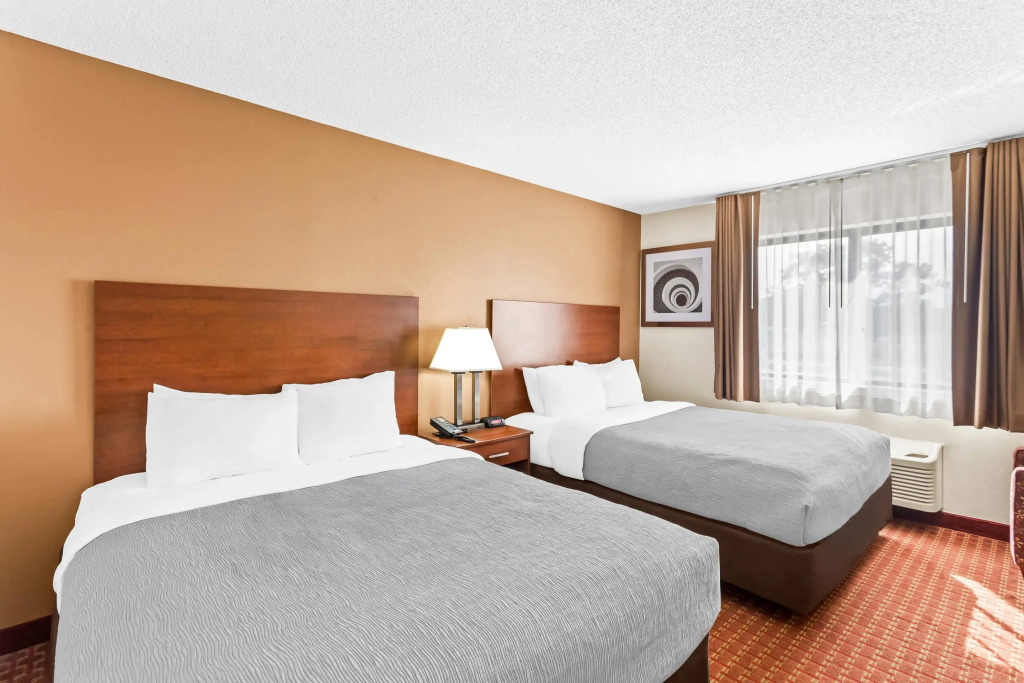 Quality Inn-Sawyer
