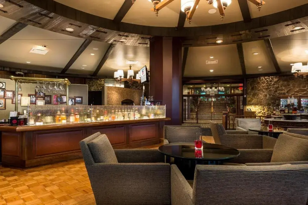 Lodge of Four Seasons Golf Resort, Marina & Spa