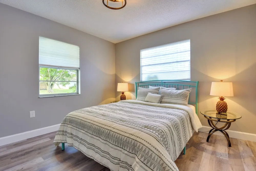 3 Mi to Riverwalk: Pet-friendly Home w/ Yard!