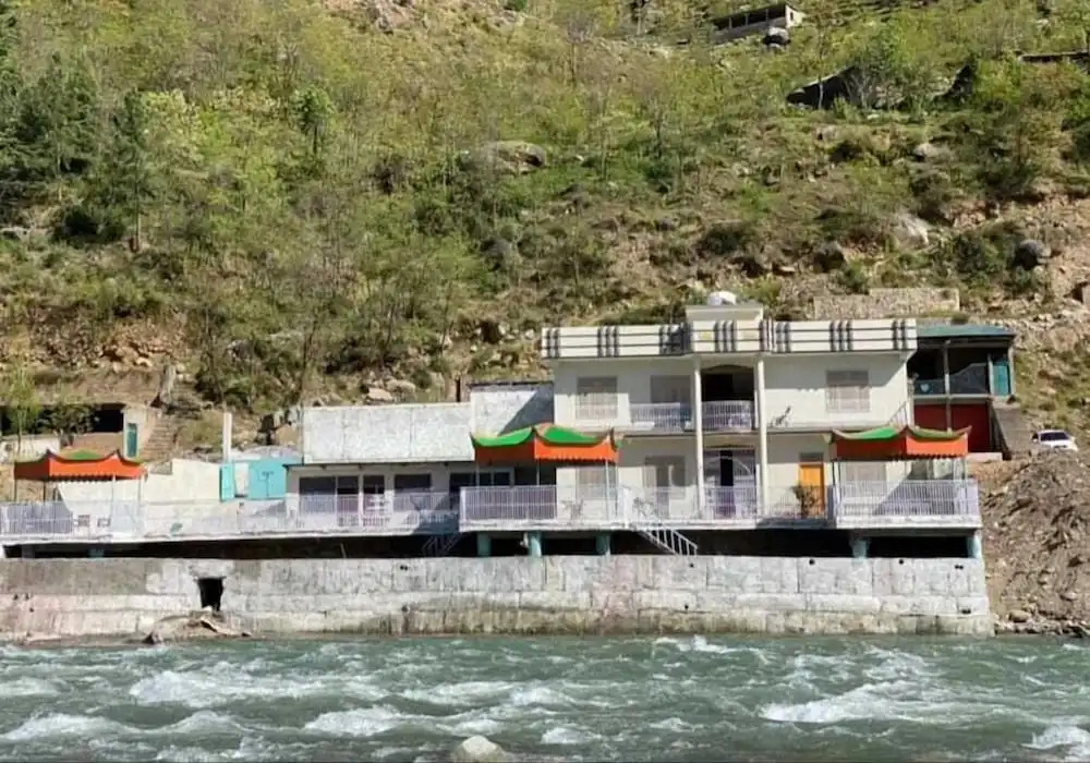 The Riverine Inn