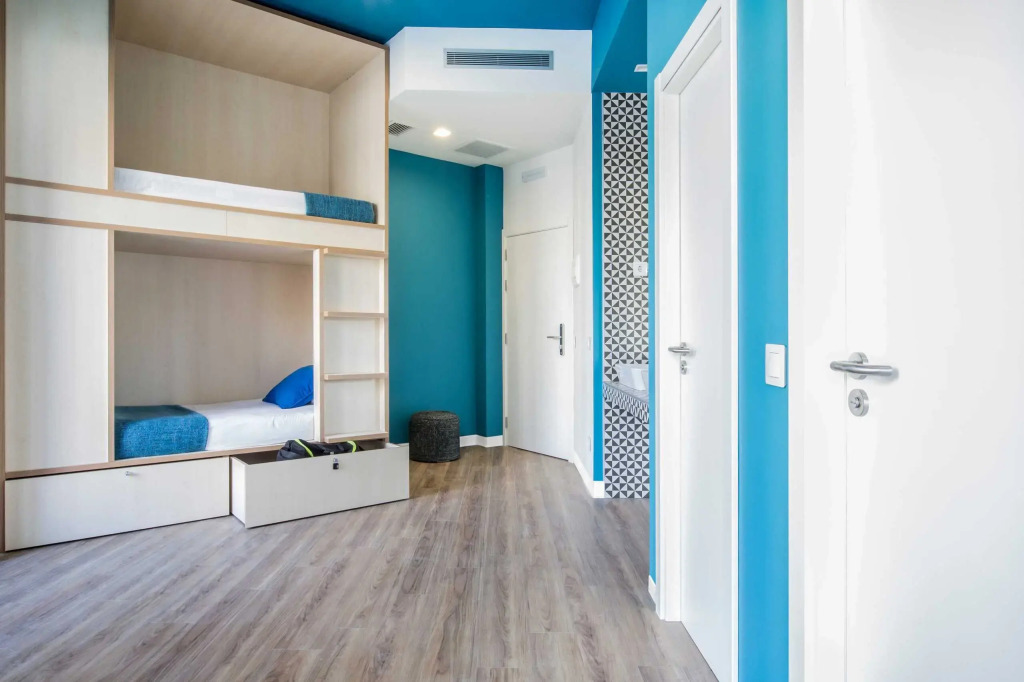 Mola Hostel