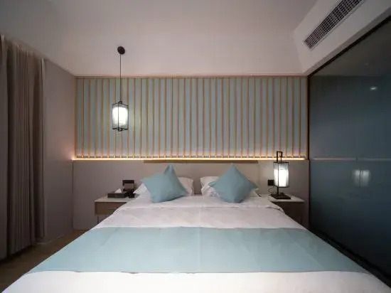 Maple Jiangfeng Bieyuan · Riverside Homestay (Suzhou Hanshan Temple & Guanqian Street Branch)