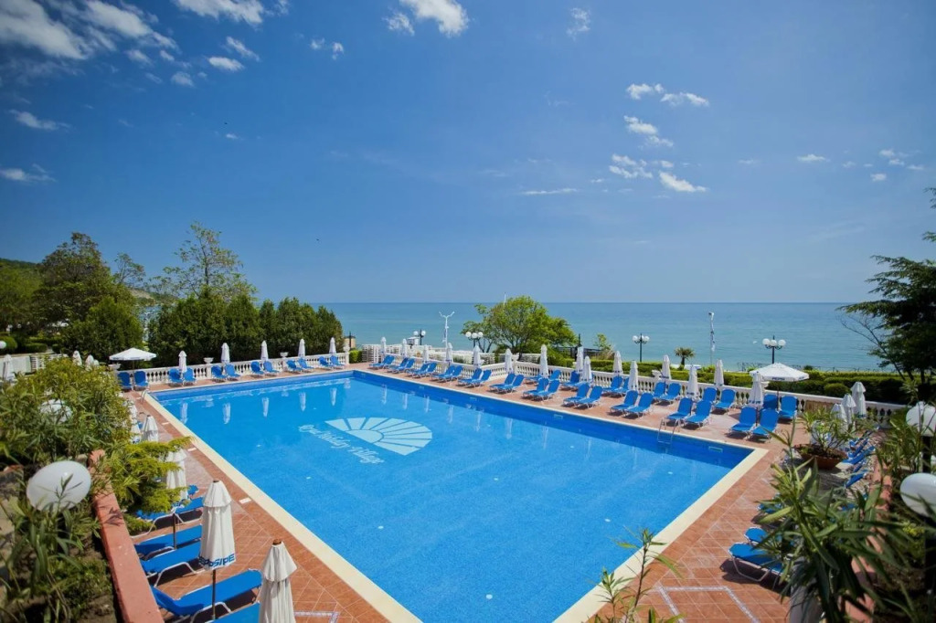 Elenite Holiday Village