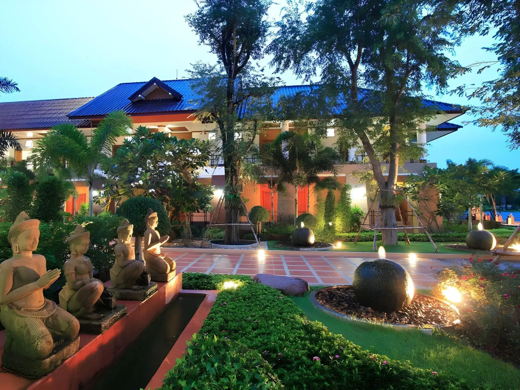 Juntra Resort and Hotel