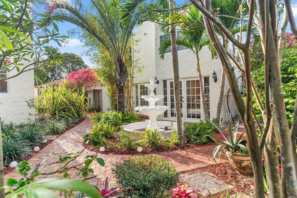 2 Mansions with Pool in West Palm Beach