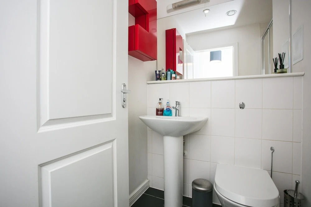 3 Bedroom Apartment With City View