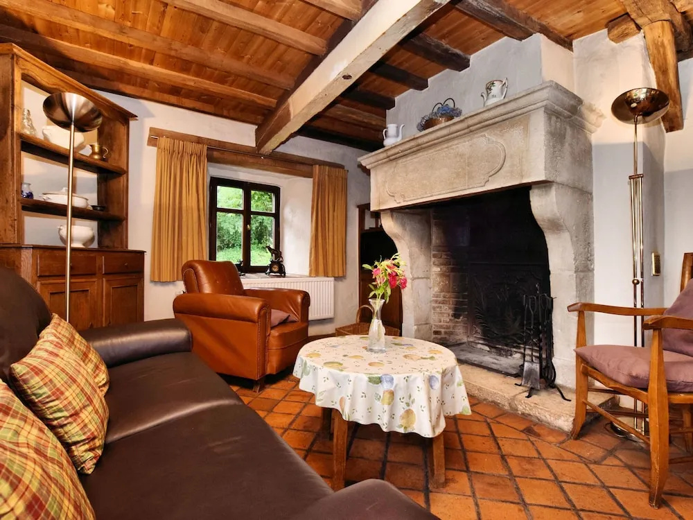 Picturesque Holiday Home in Petites Tailles with Garden