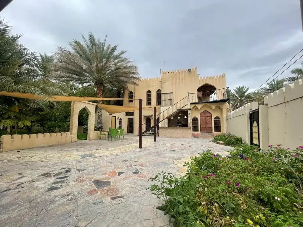 Date Palm Inn