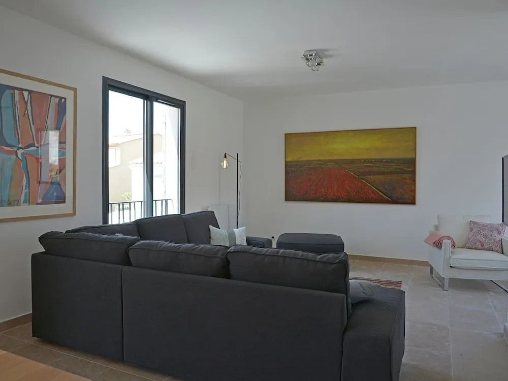 Wonderful Villa in Malaucène with Swimming Pool