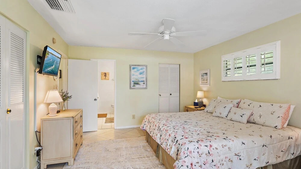 Serenity On Sutton 2 Bedroom Townhouse by RedAwning