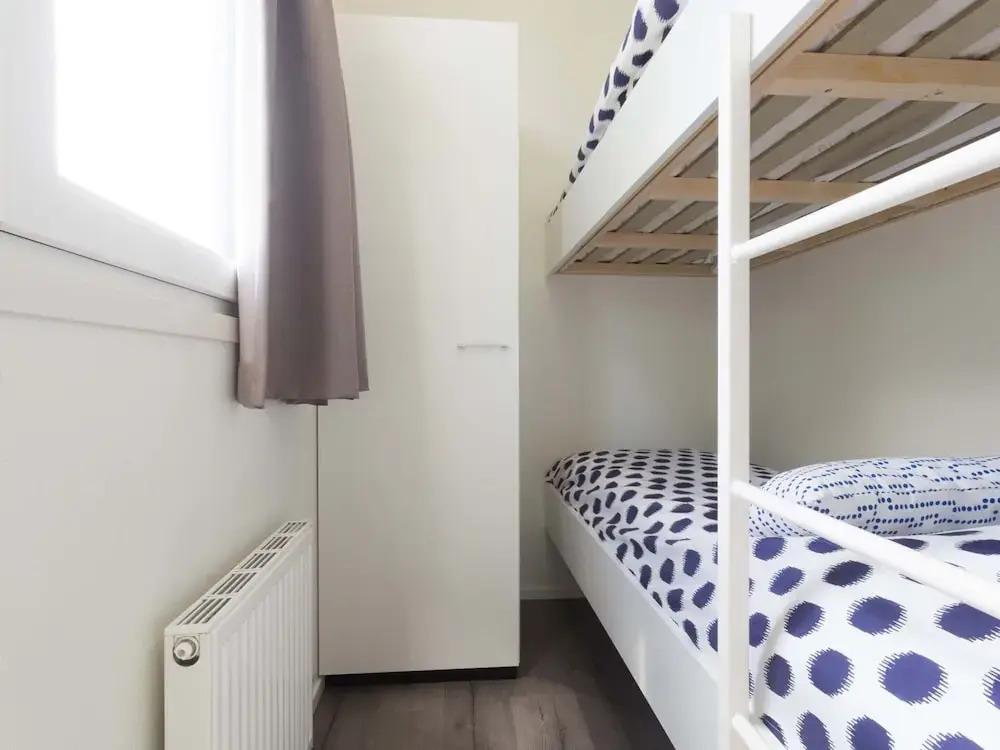 Chalet in a Holiday Park, 18 km. From Rotterdam