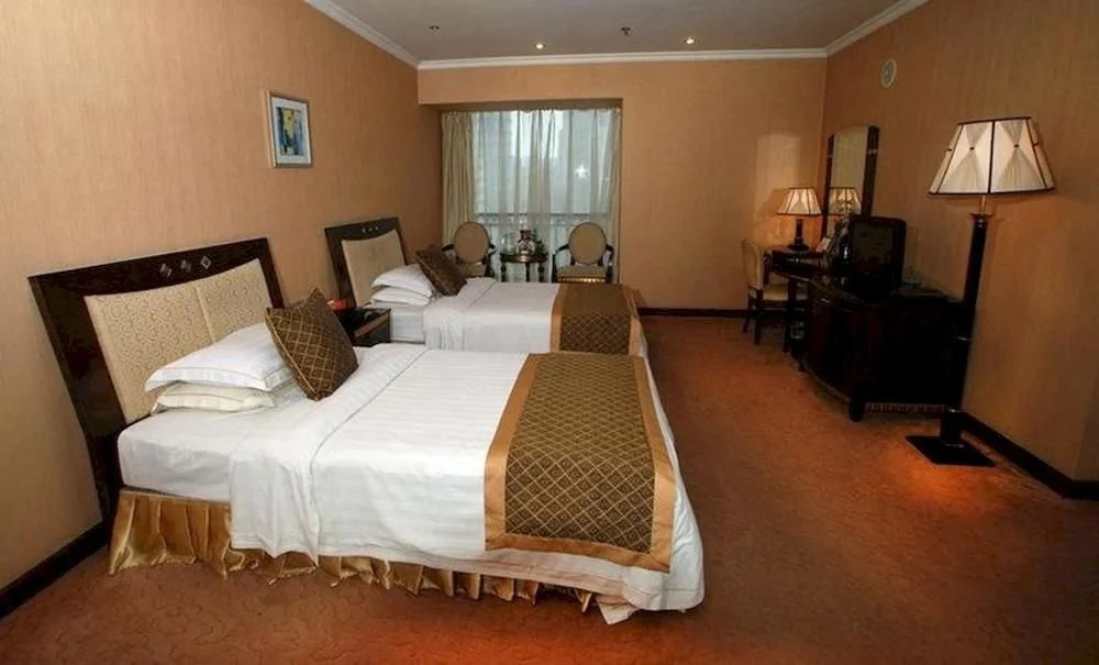 Donghe Yindu Hotel