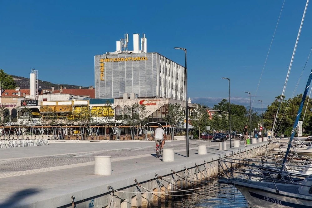 Hotel International