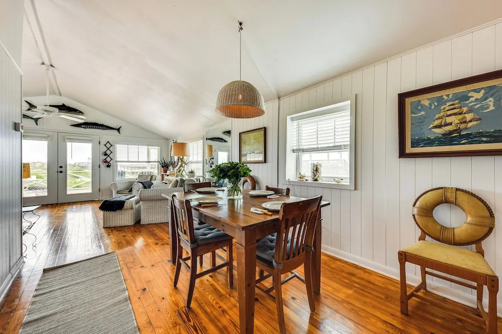 Oceanfront Amelia Island Cottage: Deck & Boardwalk