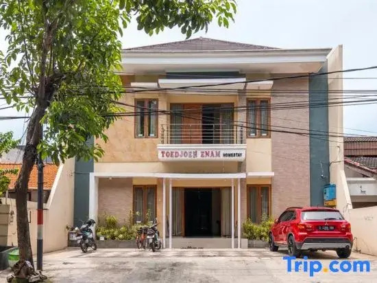 TwoSpaces Living at Toedjoeh Enam Homestay Syariah