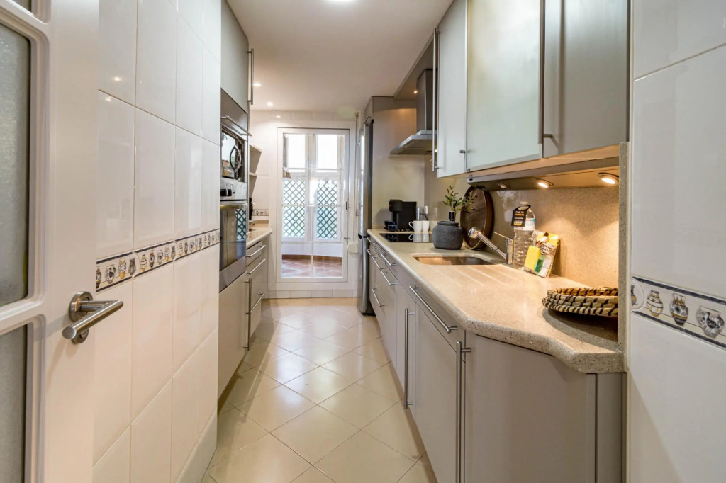 SAA3- Spacious apartment close to beach